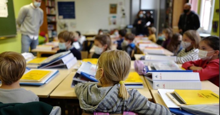 Quebec returns to in person classes this week, but parents denounce lack of safety measures – Montreal