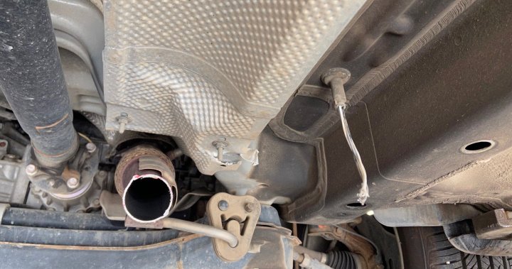 RCMP officer catches Kelowna, B.C. woman under vehicle removing catalytic converter